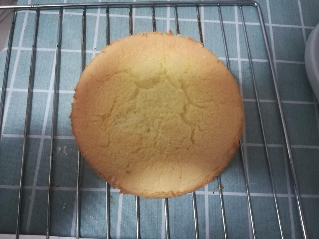 不开裂不塌陷不回缩的六寸戚风蛋糕