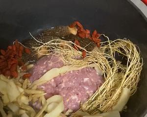 煲汤-养肝草羊肝菌瘦肉汤的做法 步骤4