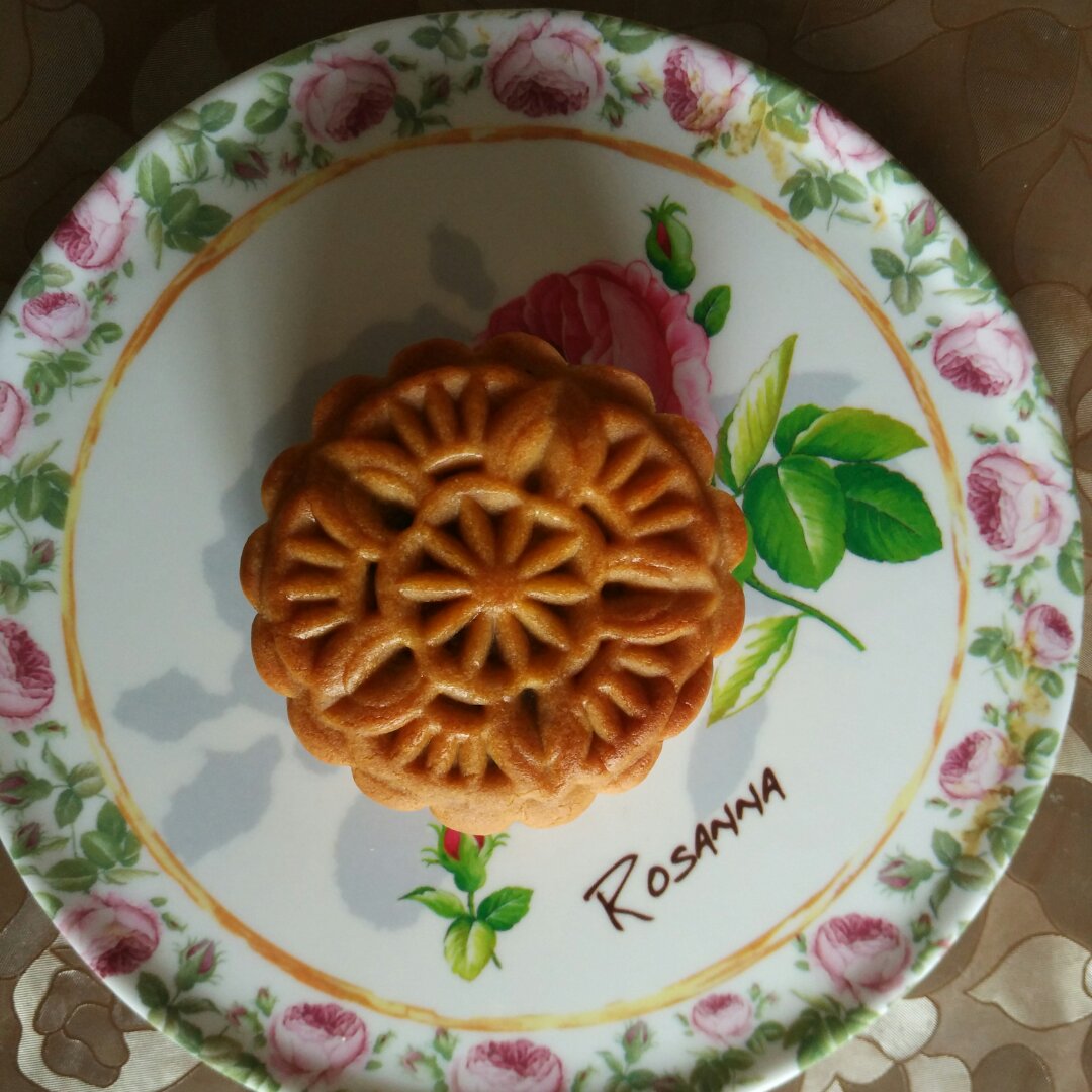 广式月饼—蛋黄莲蓉月饼