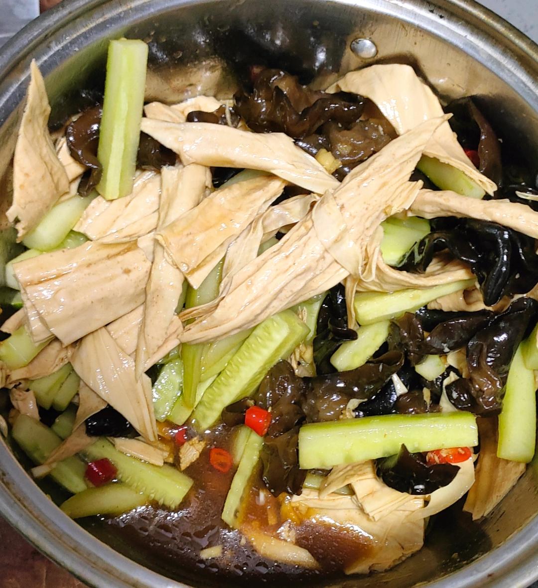 餐桌必备的小凉菜，简单易做，10分钟就能搞定