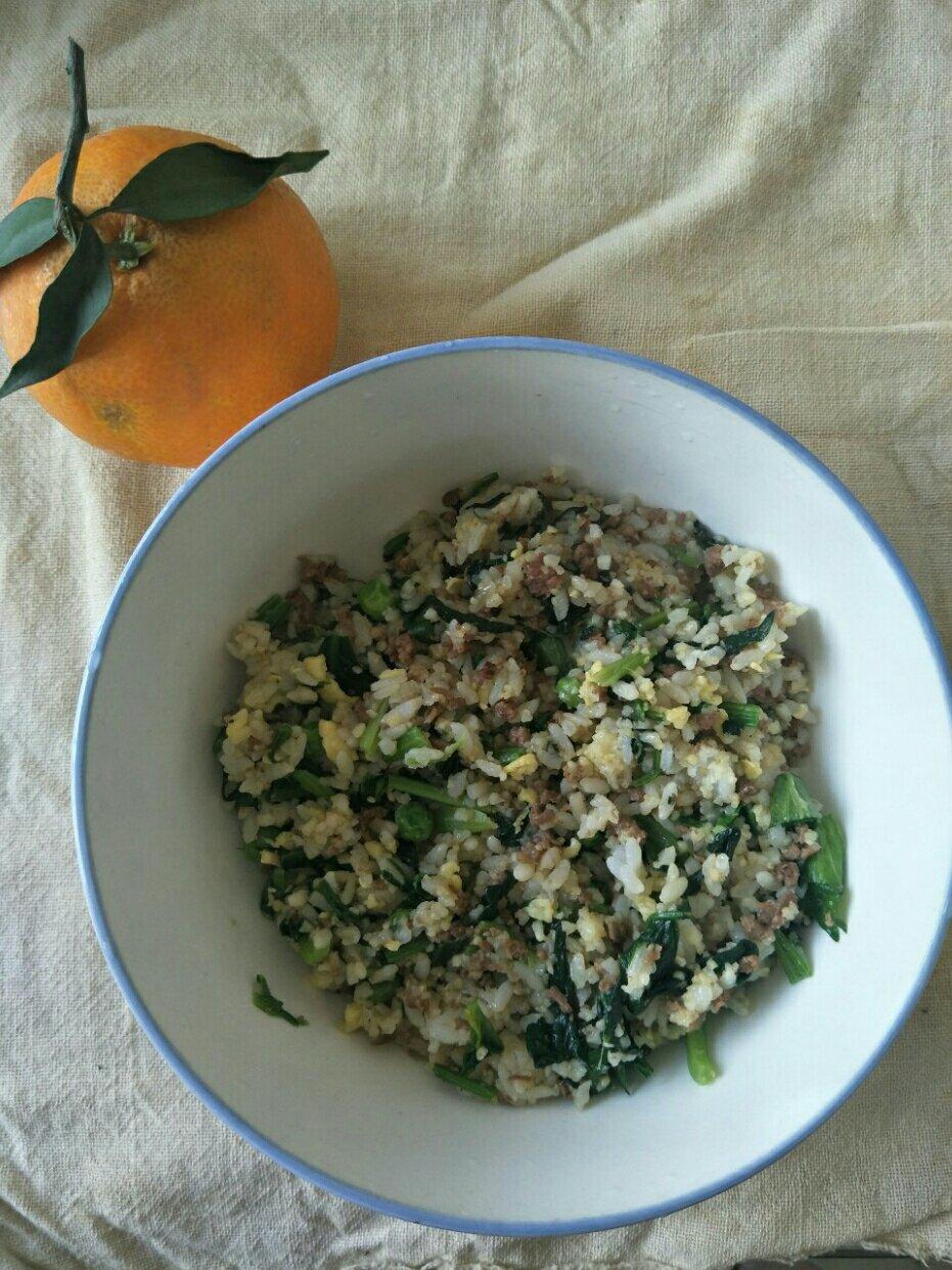 快手早餐，菠菜鸡蛋虾仁炒饭