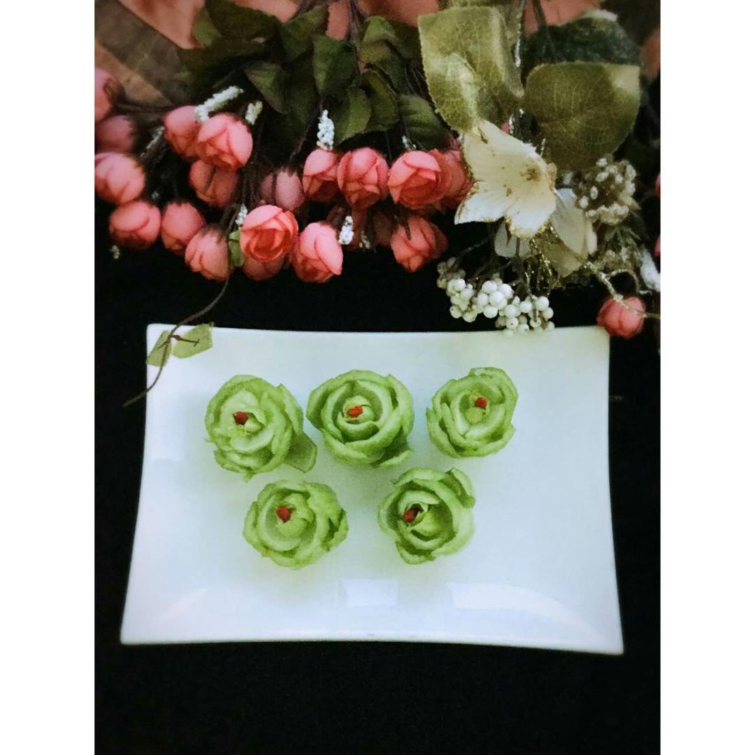 咖啡屋gdv5做的花瓶菜玫瑰花