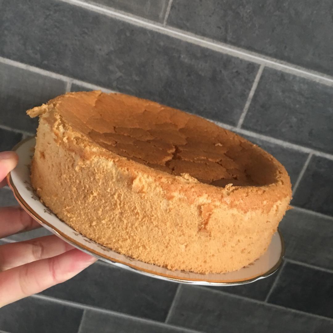 超简单完美戚风蛋糕（6寸2蛋）附打发、翻拌、脱模视频