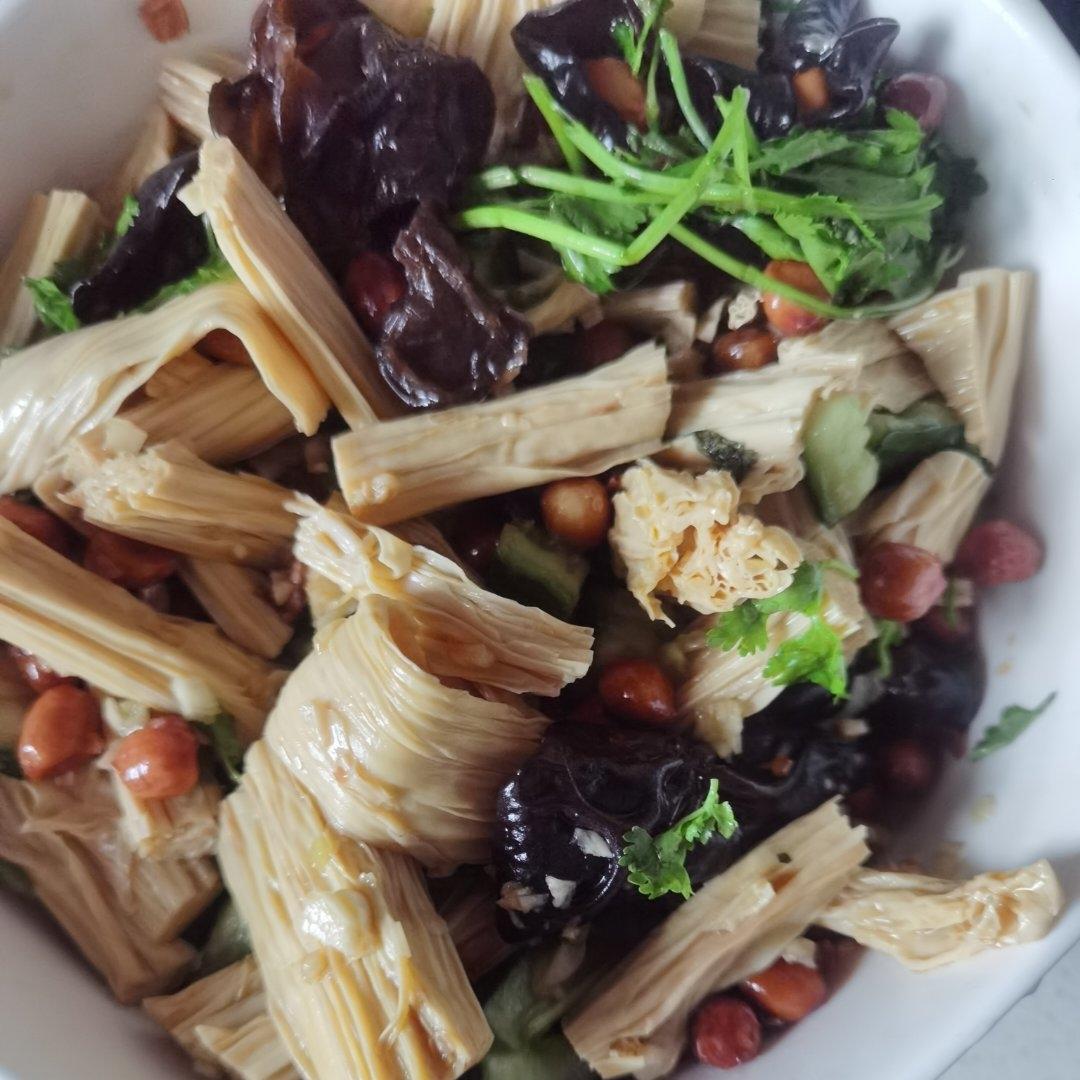 凉拌（腐竹木耳黄瓜）