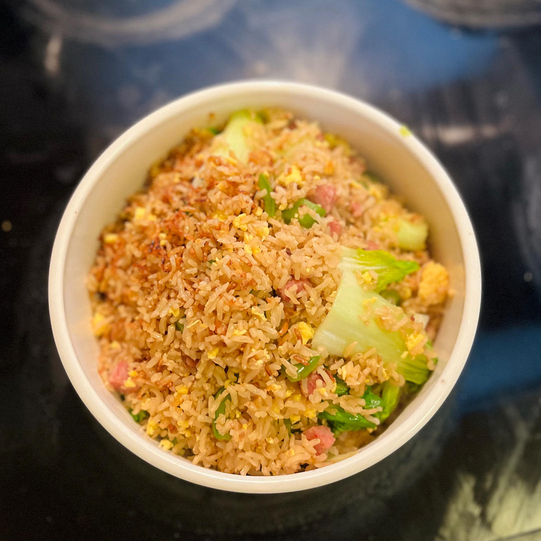 超级好吃的酱油火腿蛋炒饭！