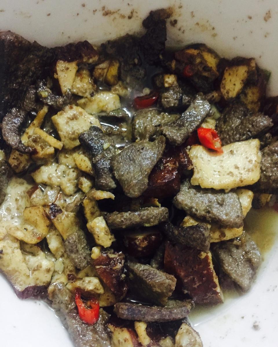 爆炒猪肝（猪肝这样做才好吃😋）