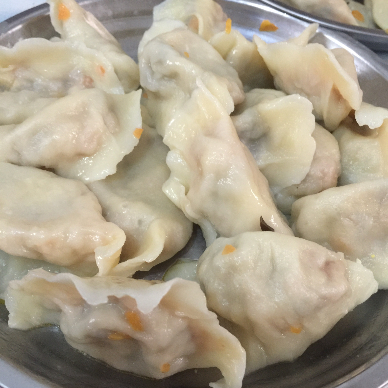 w8023燕子做的胡萝卜鸡蛋饺子