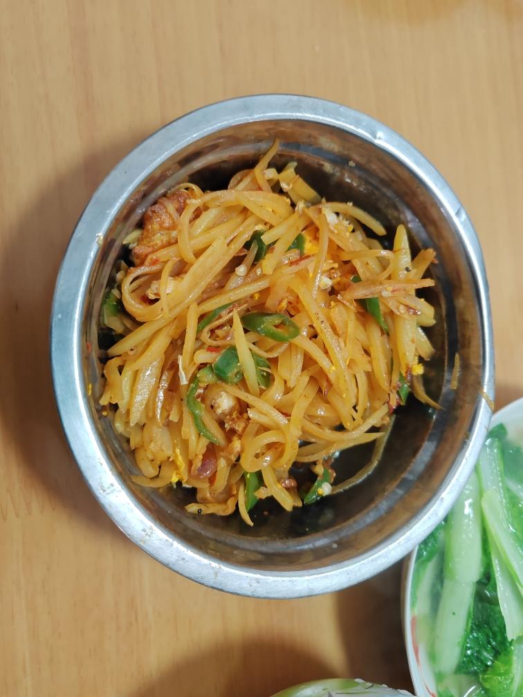 简单易上手的土豆丝炒鸡蛋🥔