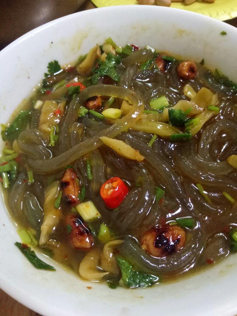 原来是胖静啊做的酸辣粉(红薯粉)