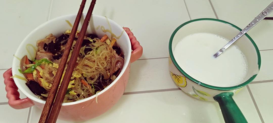 包菜鸡蛋炒粉丝