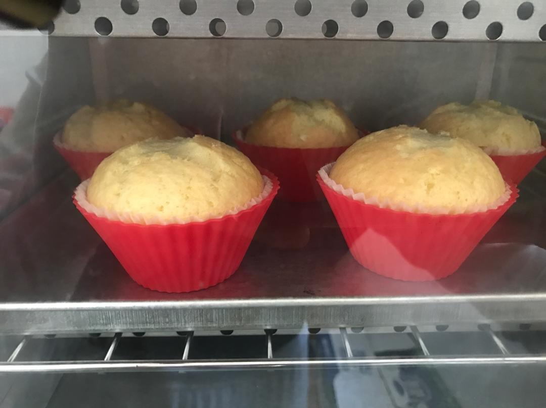 海绵纸杯蛋糕