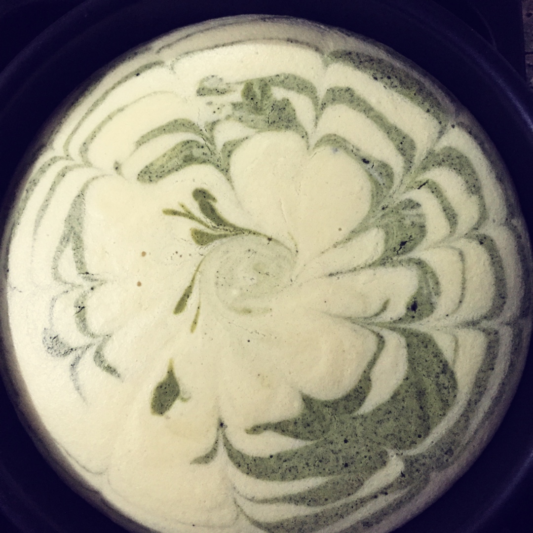 双色拉花戚风蛋糕