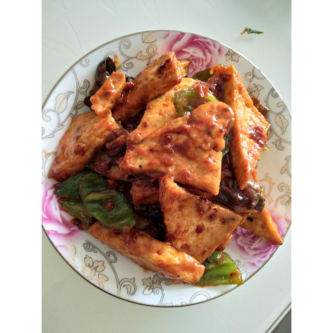 又上好吃的下饭菜喽------家常素烧豆腐
