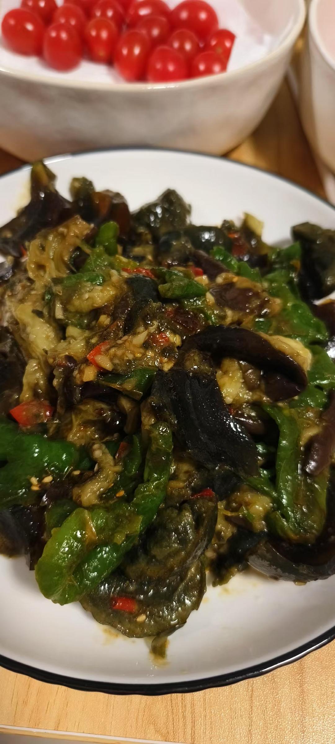 擂辣椒皮蛋茄子