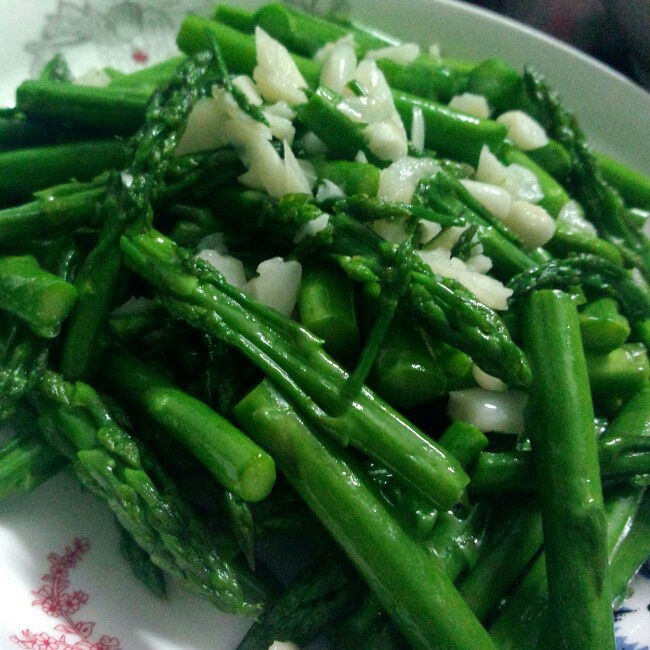 蒜蓉芦笋