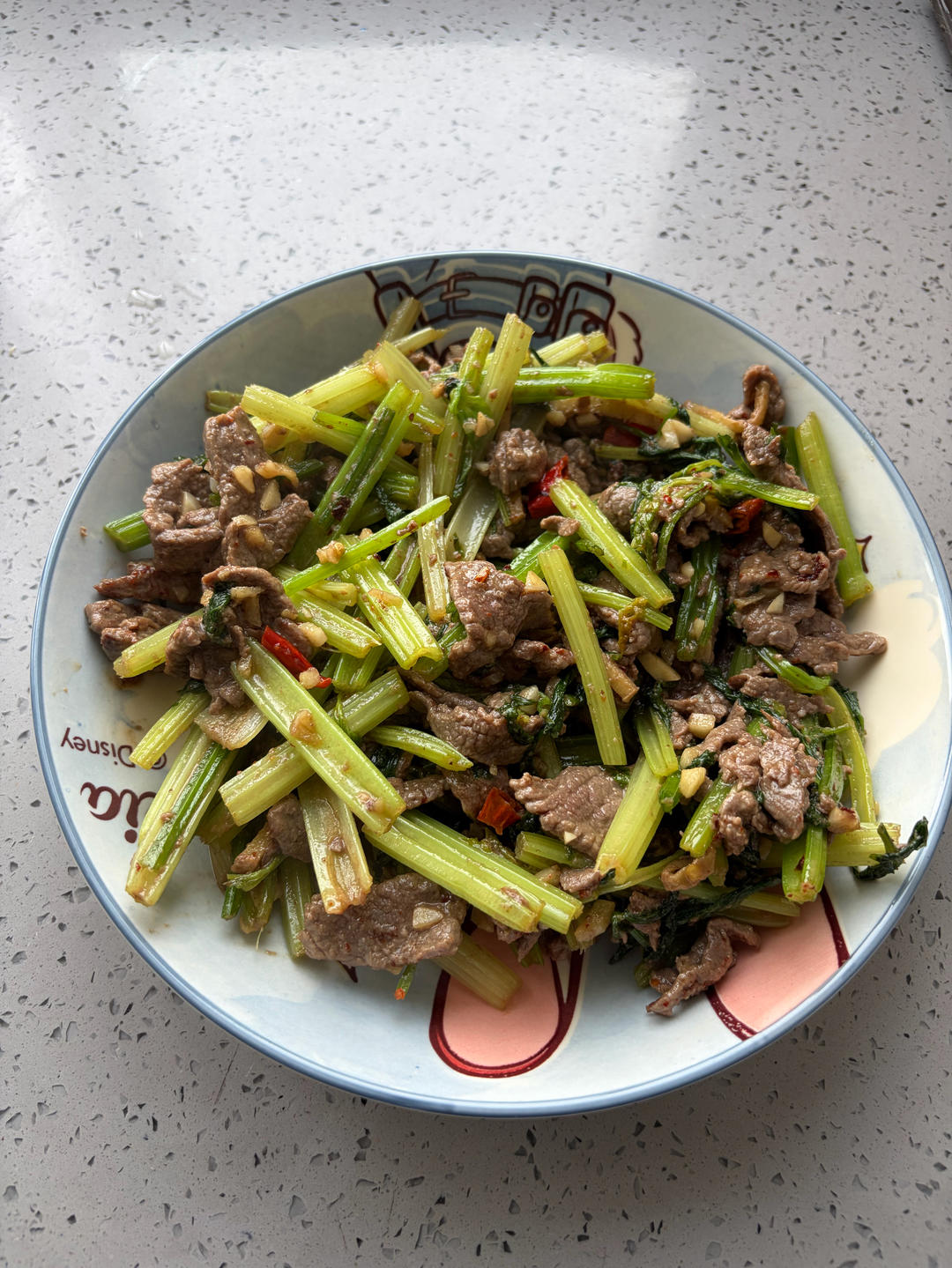 下饭神器又来了，试试这道芹菜炒牛肉！！