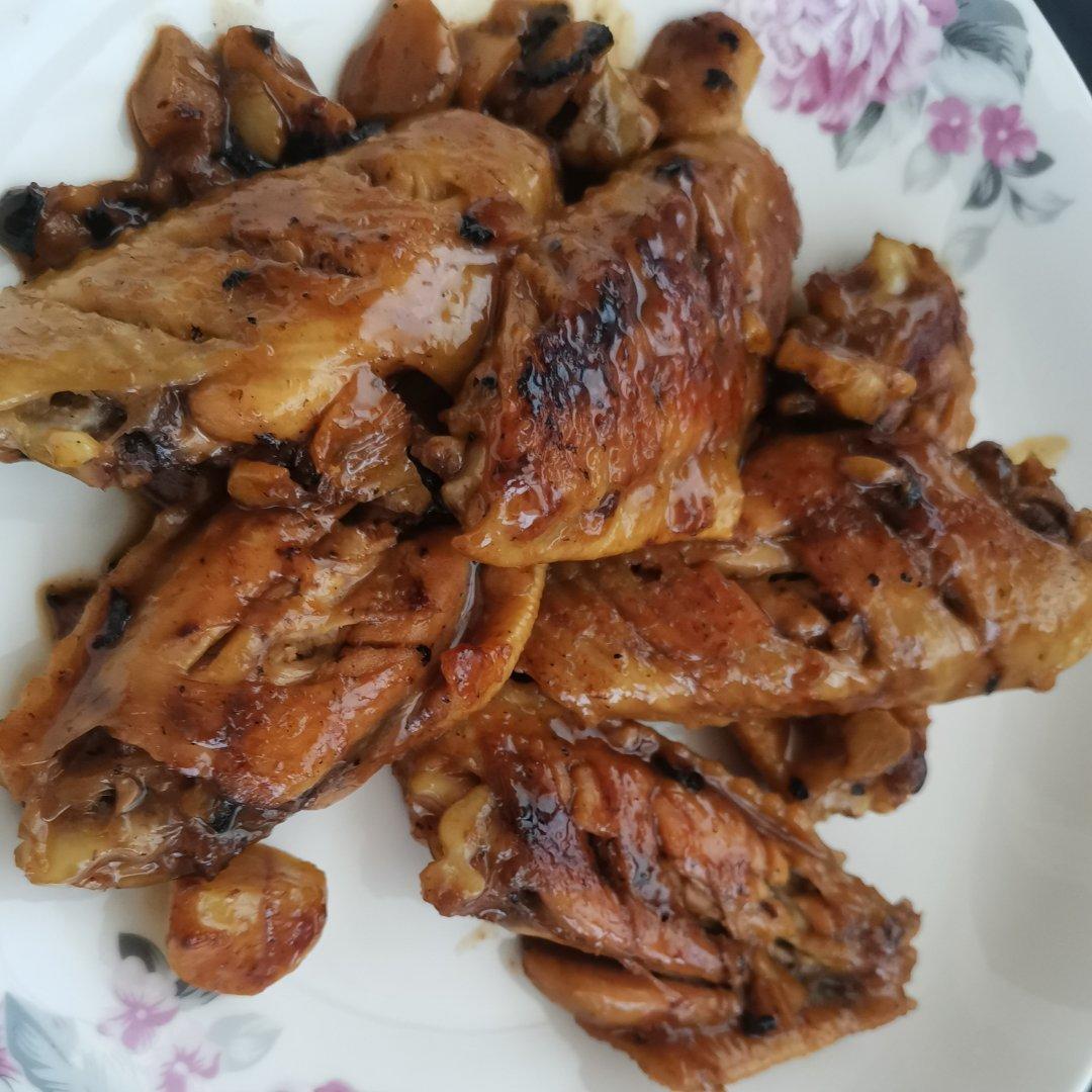 蒜香蚝油鸡翅中