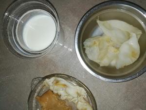枸杞冰糖鸡蛋胶炖牛奶的做法 步骤5