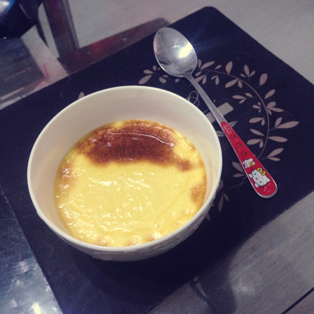 Crèmebrulée。法式烤布雷。焦糖布丁。