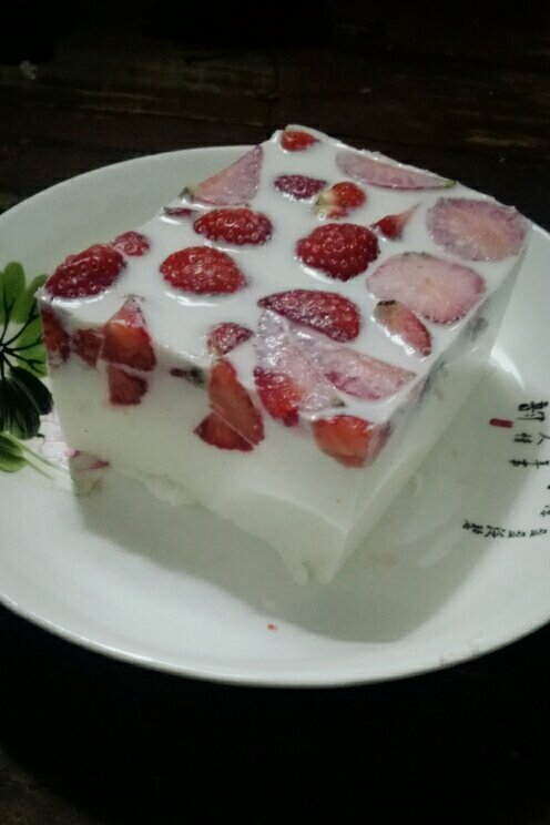 日本大热的草莓牛奶羊羹