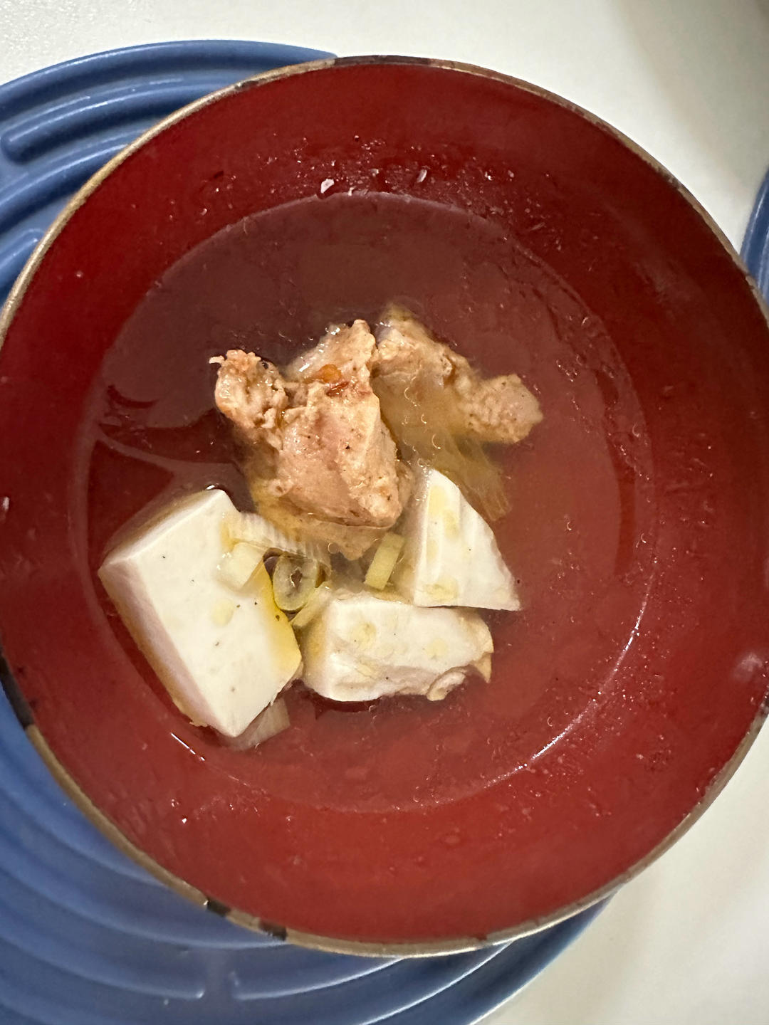 煮鸡肉豆腐砂锅酸辣汤