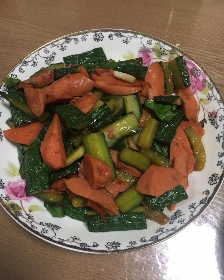 黄瓜炒火腿肠