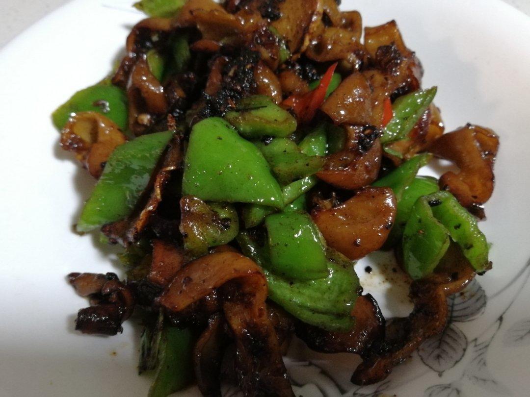 好吃到爆火爆肥肠