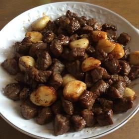 黑蒜子牛肉粒