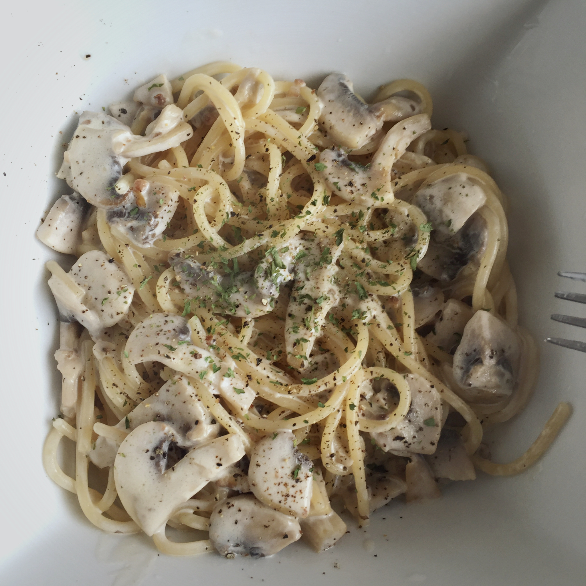 白蘑菇奶油培根意面