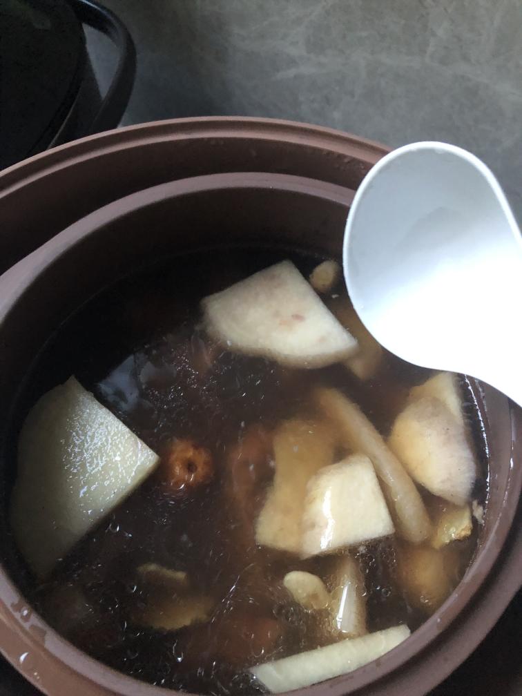 清热祛湿沙葛猪骨汤的做法