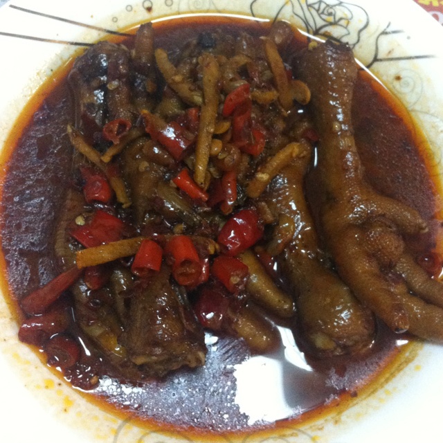 煲煲甜丝丝香辣鸡爪