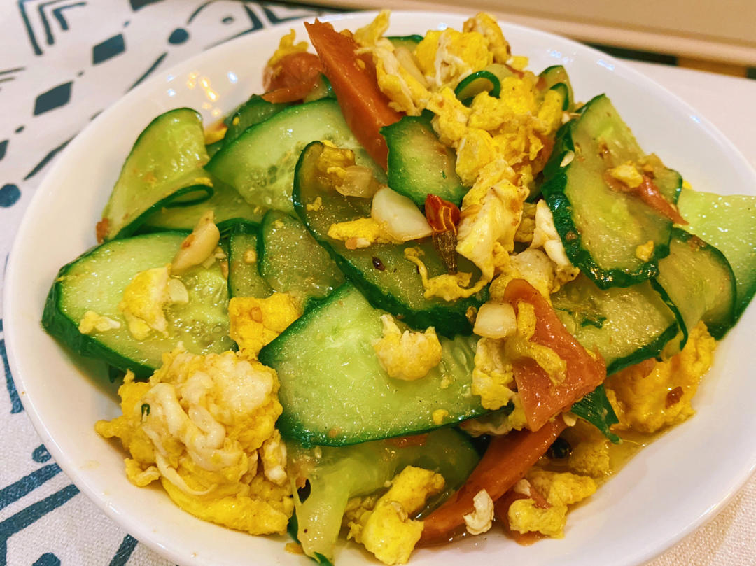 黄瓜炒鸡蛋（能吃出肉味的）