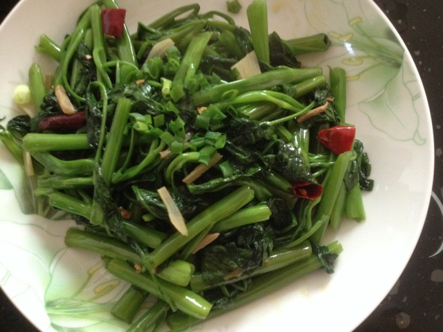 炝炒空心菜（不黑的秘密）