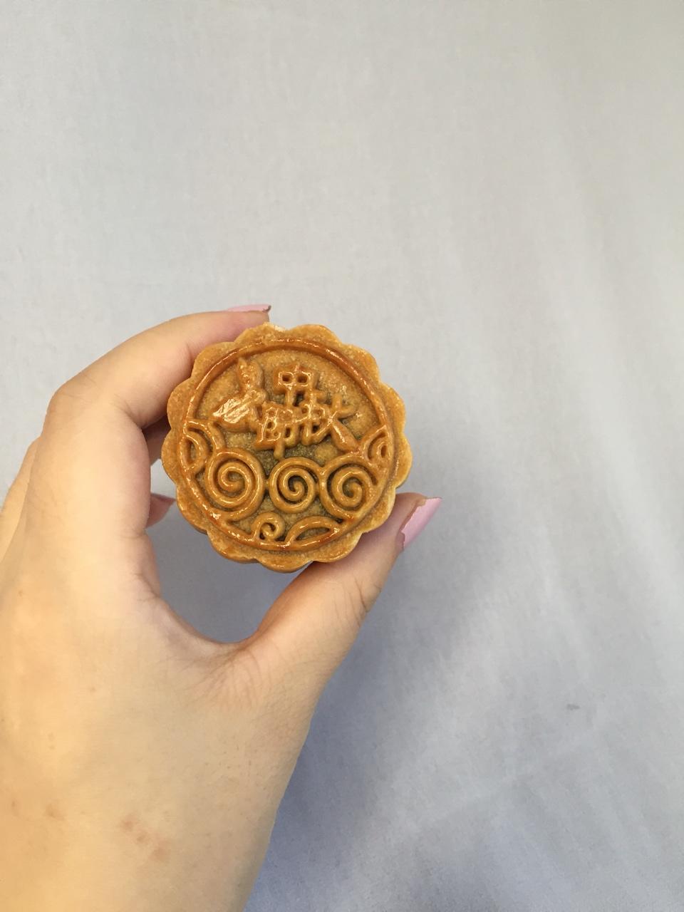 广式月饼——蛋黄莲蓉月饼