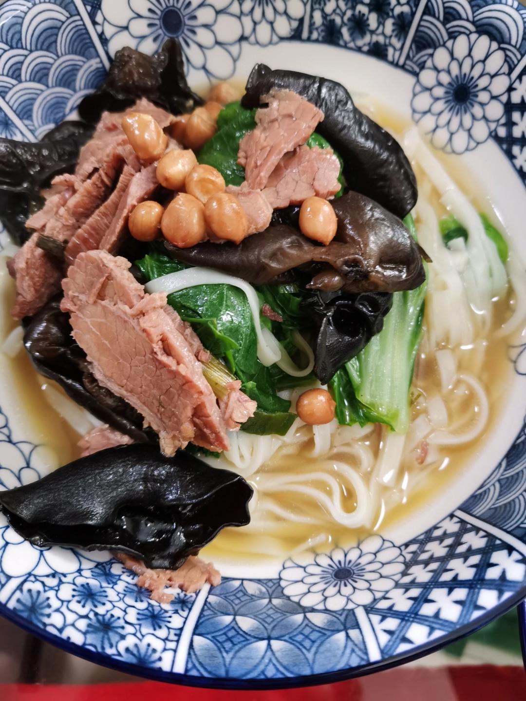 家庭版清汤牛肉面