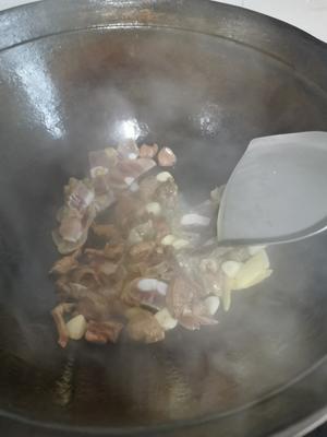 河蚌的处理技巧+咸肉河蚌春笋汤的做法 步骤14