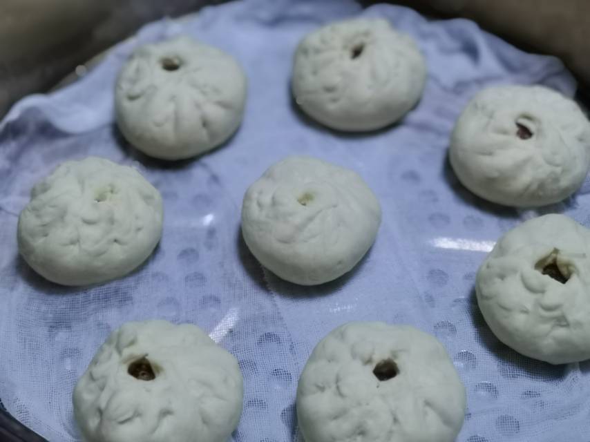 好吃流汁的肉馒头