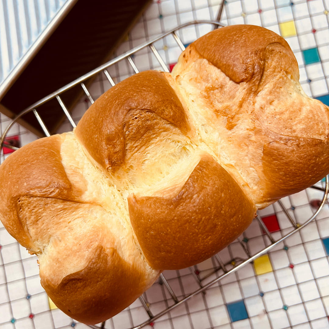 法式贵族布里欧修吐司面包