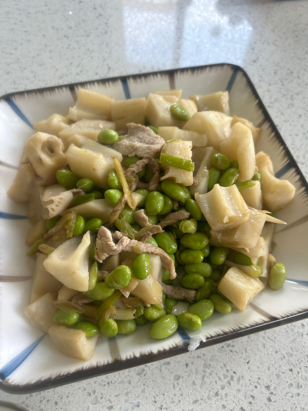 五花肉毛豆炒藕丁