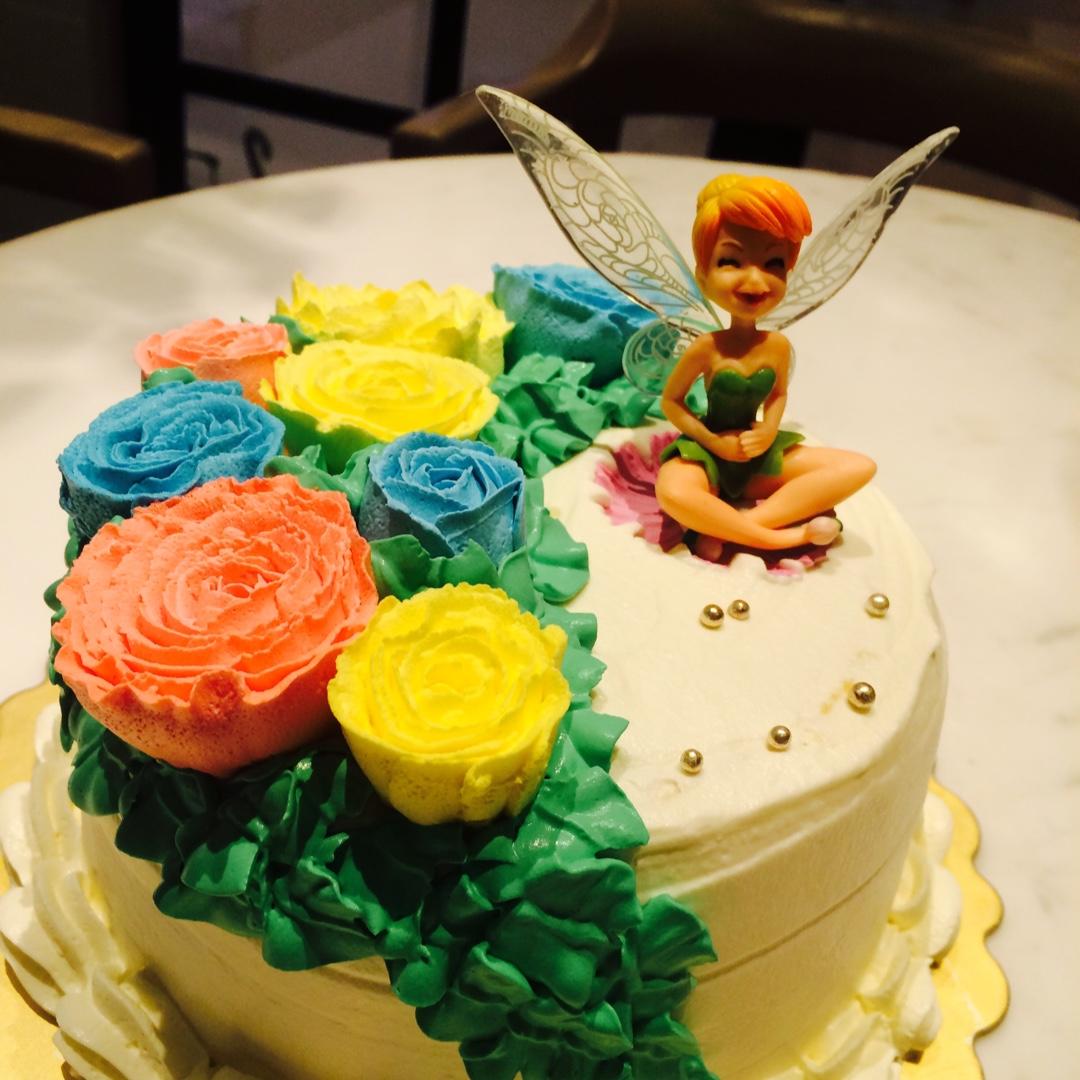73左边73妈咪做的花仙子蛋糕