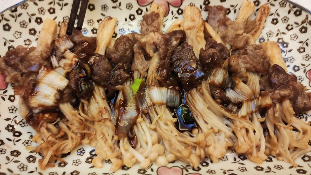 金针茹肥牛卷