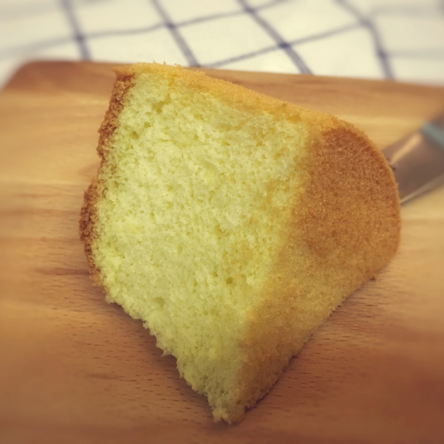 超简单完美戚风蛋糕（6寸2蛋）附打发、翻拌、脱模视频