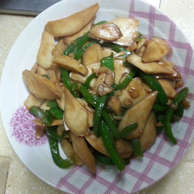 青椒素炒杏鲍菇