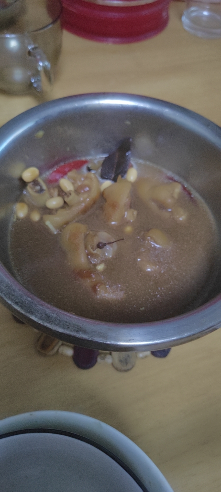 人间美味：砂锅炖猪蹄