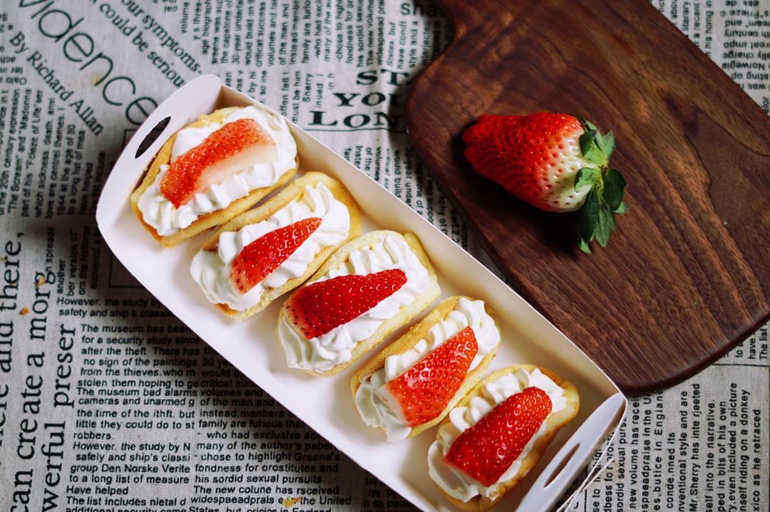 韩国最热门的甜品店Le Bread Lab的草莓蛋糕卷