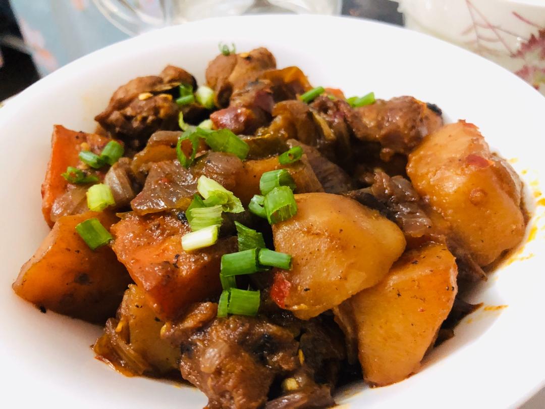 土豆胡萝卜炖鸡块