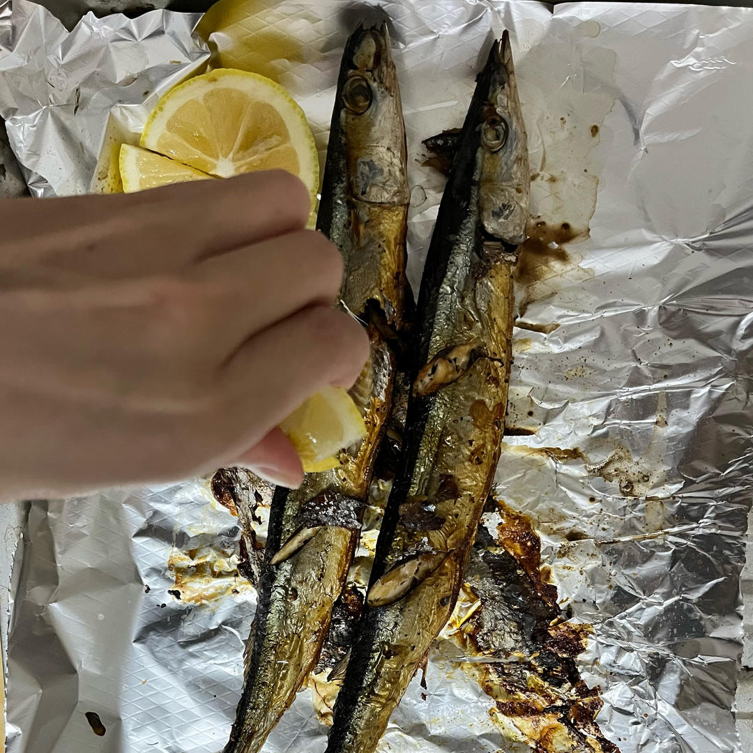 柠香烤秋刀鱼