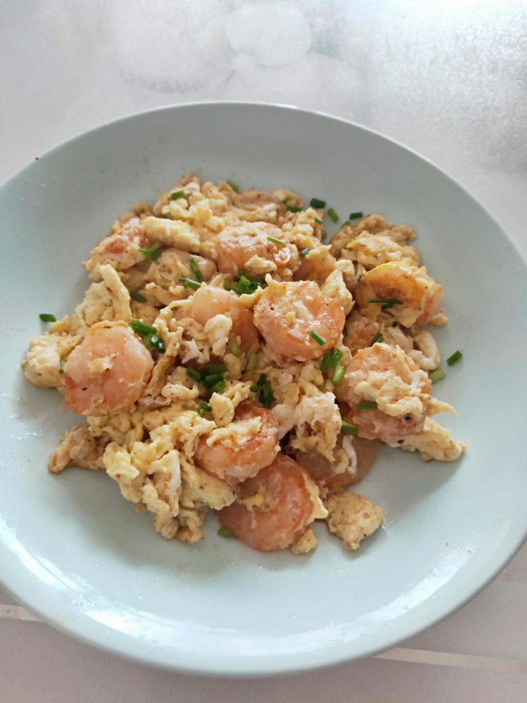 鲜香嫩滑的 虾仁滑蛋