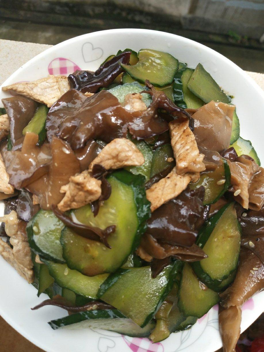 家常小炒青瓜木耳炒肉
