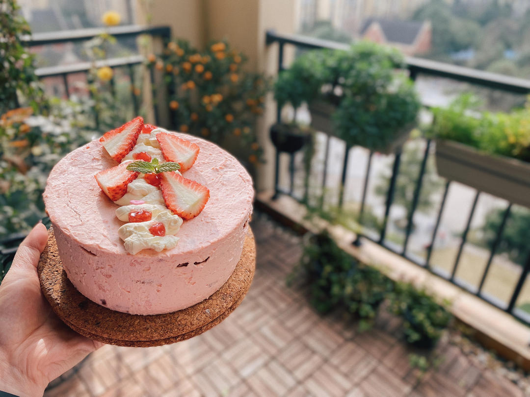 百利甜酒草莓慕斯